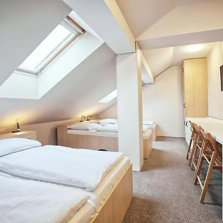 Restaurace A Praha Guest house *