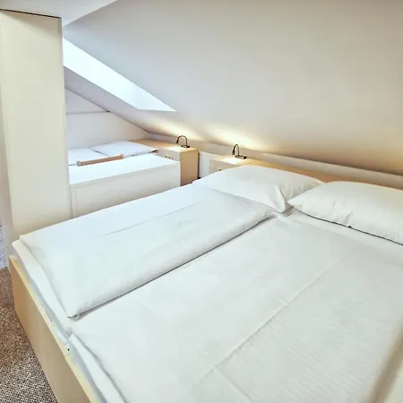 Restaurace A Praha Guest house *