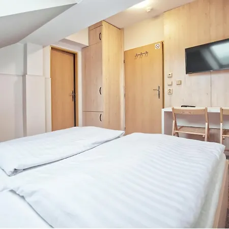 Guest house Restaurace A Praha Dolni Dunajovice
