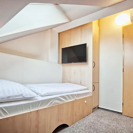 Guest house Restaurace A Praha *