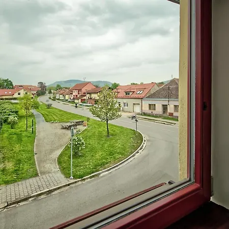 Restaurace A Praha Guest house Dolni Dunajovice