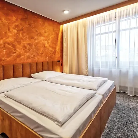 Penzion Restaurace A Praha 3*