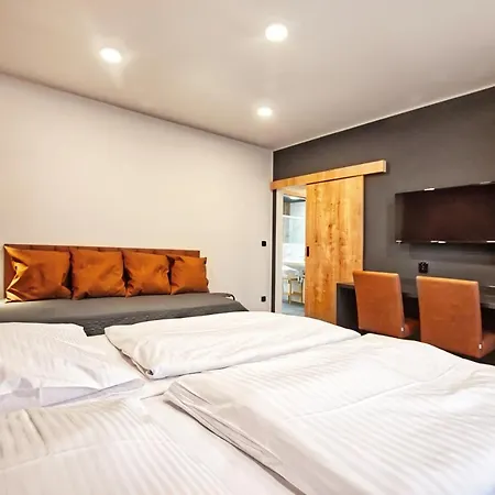 Restaurace A Praha Guest house Dolni Dunajovice