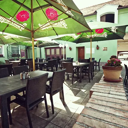 Restaurace A Praha Guest house